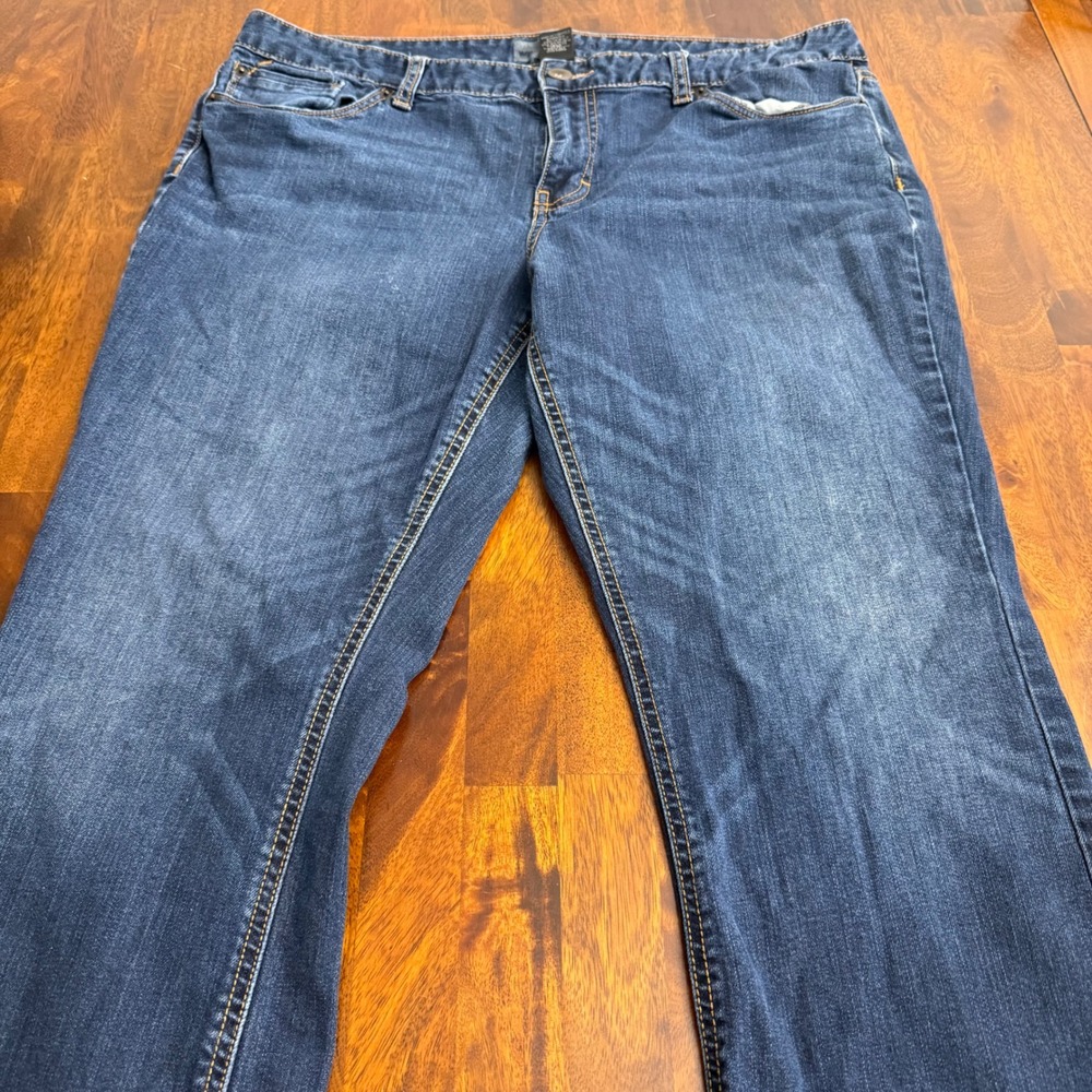 Mossimo Womens Curvy Bootcut Jeans Medium Wash Size 18S - Picture 4 of 11